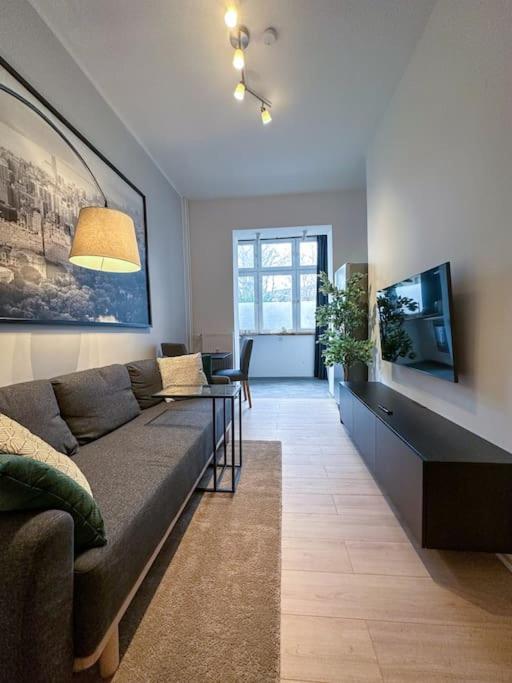 Modern City Apt. -With 2 Tv, Netflix And Work Desk Essen Luaran gambar